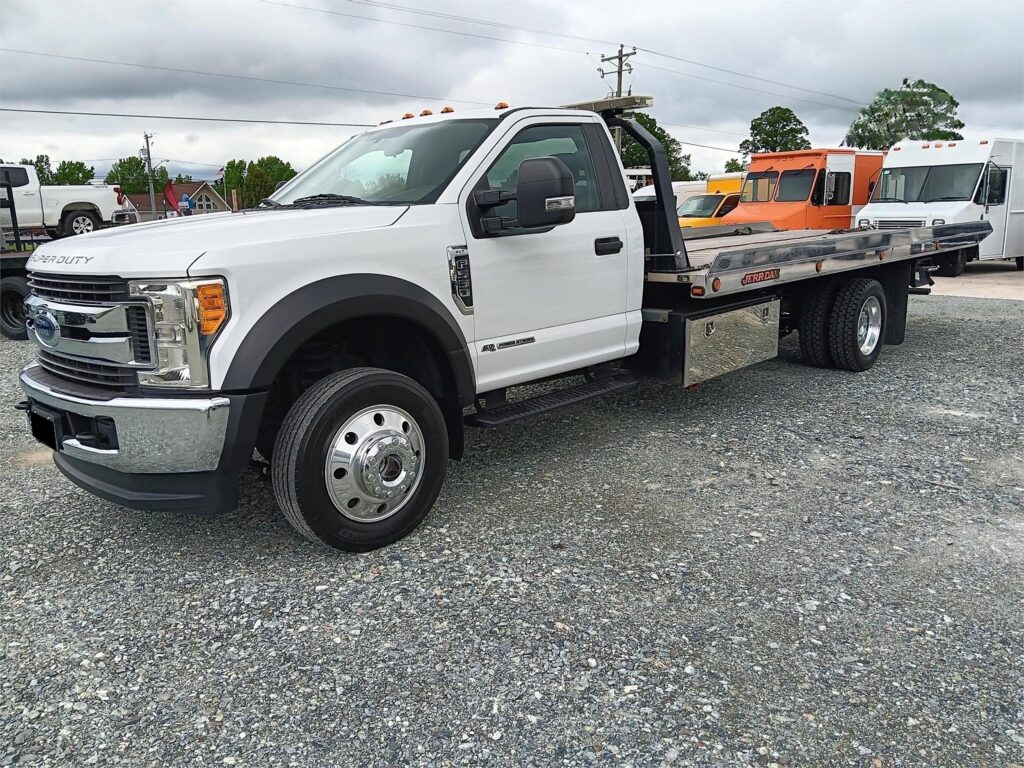 2017 FORD F-550 XLT