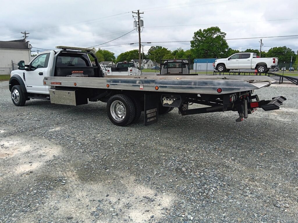 2017 FORD F-550 XLT