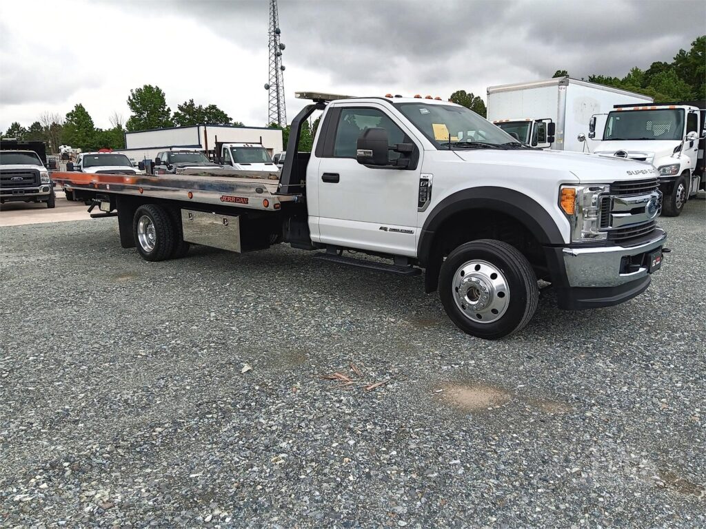 2017 FORD F-550 XLT